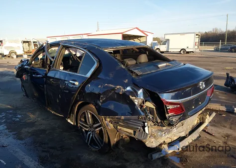 2017 Honda Accord Sport z USA, uszkodzony, nr VIN 1HGCR2F50HA262626